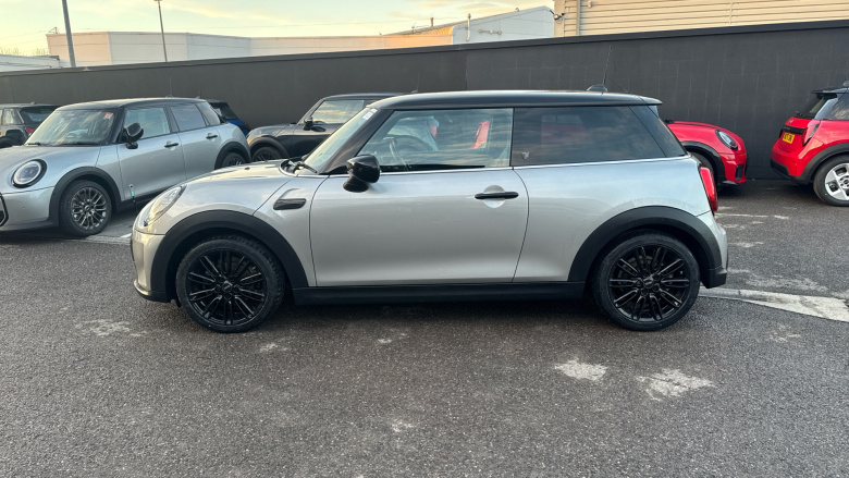 MINI Hatchback 1.5 Cooper Exclusive 3dr Petrol Hatchback